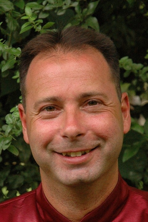 Tarr Bence László szerző