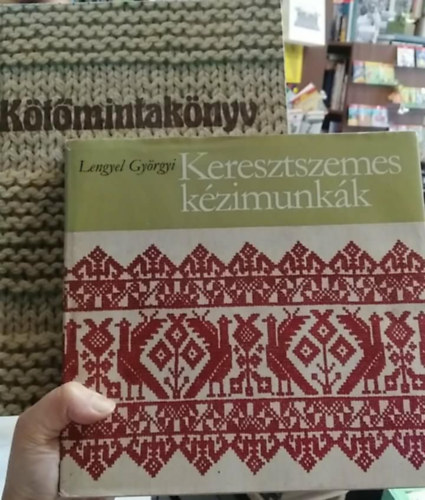 Lengyel Györgyi: Keresztszemes kézimunkák + Kötőmintakönyv antikvár