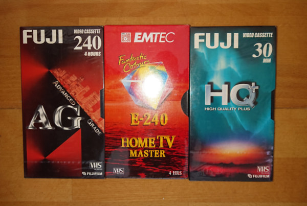 3 VHS kazetta bontatlan csomagolásban: Fuji 30 Min. HQ+, EMTEC Home TV Master  - E240, Fuji AG 240 antikvár
