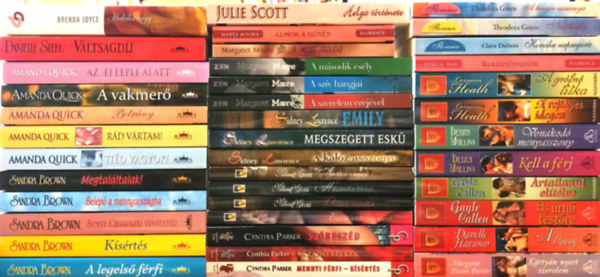 Amanda Quick, Danielle Steel, Sandra Brown, Melissa Moretti, Margaret Moore, Cynthia Parker, Sindey Lawrence, Debra Mullins, Lorraine Heath, Gayle Callen: 40 db romantikus regény antikvár