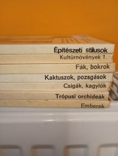 7 db. Búvár Zsebkönyv: Emberek - Trópusi orchideák - Csigák, kagylók - Kaktuszok, pozsgások - Fák, bokrok - Kultúrnövények - Építészeti stílusok antikvár