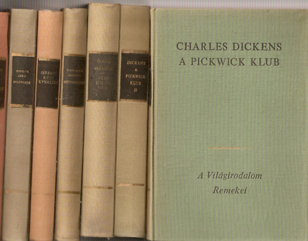 Jack London, Walter Scott, Lion Feuchtwanger, Alberto Moravia, Ilja Ehrenburg, H. G. Wells, Franz Werfel, W. S. Maugham, Csehov, Konsztantyin Szimonov, Thackeray, Aragon, Sinclair Lewis, Panait Istrati, Navarrai Margit, Hawthorne, Gorkij, Charles Dickens: 24 db A Világirodalom Remekei sorozatból: Kisregények és elbeszélések I-II., Az üldöző, A lammermoori nász, A hamis Nero, A római lány, A harácsoló/Moszkvai sikátor, Kipps,Kóborélet, Örök szolgaság I-II., A kutyás hölgy,       könyv