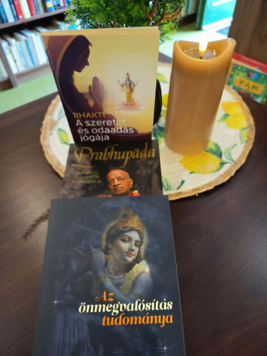 A.C. Bhaktivedanta Swani, Satsvarupa Dasa Goswami, A. C. Bhaktivedanta Swami Praphupáda: Vallás könyvcsomag 3 darabos: Az önmegvalósítás tudománya, Prabhupáda - Egy bölcs ember élete és öröksége, Bhakti - A szeretet és odaadás jógája antikvár