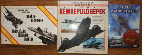 2 könyv ajándék DVD a légi hadviselésről: Kémrepülőgépek, Rkétafegyverek/Űrhajózási hordozó rakéták + Szuper vadászgépek (DVD) antikvár