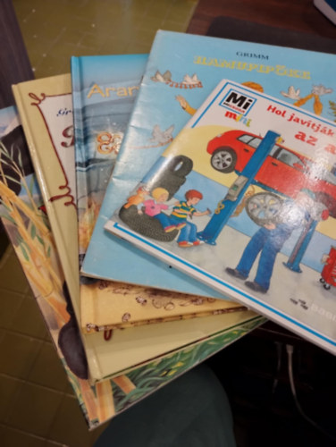 Judy Nayer, Alekszej Tolsztoj, Bakai Piroska, Stefanie Steinhorst: Gyerek könyvcsomag 5 darabos KÖNYVMENTŐ AJÁNLAT: Emlősök elérhető közelségben, Grimm-mesék: Hamupipőke, Aranykulcsocska, Grimm - Hamupipőke, Hol javítják az autót? - Mi MICSODA mini füzet antikvár