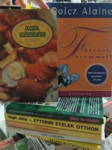 Polcz Alaine, F. Nagy Angéla, Végh Júlia, Péter Jánosné, Verő Juli -Jámbor Zsóka: 7 db-os KÖNYVMENTŐ AJÁNLAT, szakácskönyv: Főzzünk örömmel!+ Fiatalok főzőiskolája+ Házi cukrászda+ Süteményes édességek könyve+ Éttermi ételek otthon+ Házi tartósítás+ Olcsón, egészségesen - félvegetáriánus szakácskönyv antikvár