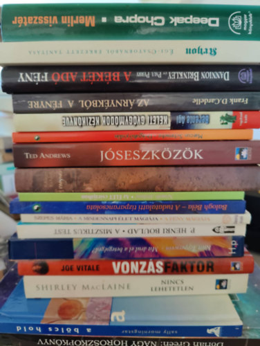 Dorian Green, Sally Morningstar, Joe Vitale, Shirley MacLaine, Kurt Tepperwein, Henri P. Boulad S.J., Balogh Béla, Szepes Mária, Salinger Richárd, Németh Attiláné, Ted Andrews, Marcus Schmieke, Berente Ágnes, Dr. Frank D. Cardelle, Dannion Brinkley - Paul Perry, Deepak Chopra: 17db-os ezoterikus könyvcsomag: Nagy horoszkópkönyv+ A bölcs hold+ Nincs lehetetlen+ Vonzásfaktor+ Mit árul el a betegséged?+ A misztikus test+ A fény mágiája+ A tudatalatti tízparancsolata+ Az élet csírájában+ Omyno+ Jóseszközök+ Drágakőjóslás+ könyv