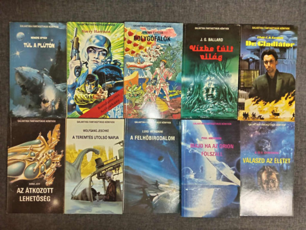 Nemere István, Harry Harrison, Jeremy Taylor, J. G. Ballard, Frederik Pohl, C.M. Kornbluth, Poul Anderson, Luigi Menghini, Wolfgang Jeschke, Hank Jeff, Arkagyij és Borisz Sztrugackij: (10db) Galaktika Fantasztikus Könyvek könyvcsomag: Túl a plútón / A rozsdamentes acélkapitány / Bolygófalók / Vízbe fúlt világ / Dr. Gladiáto / Majd ha az Orion fölszáll / A felhőbirodalom / A teremtés utolsó napja / Az átkozott lehetőség / Válaszd az antikvár