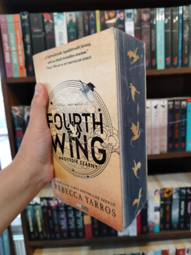 Rebecca Yarros: Fourth Wing antikvár