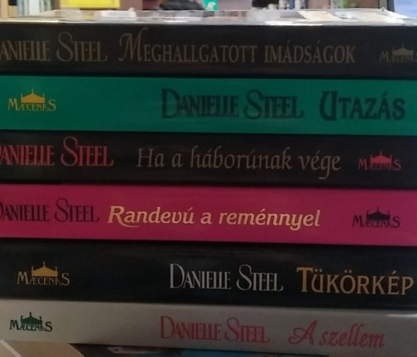 Danielle Steel: 6 db-os KÖNYVMENTŐ AJÁNLAT, romantikus D. Steel mű: A szellem+ Tükörkép+ Randevú a reménnyel+ Ha a háborúnak vége+ Utazás+ Meghallgatott imádságok antikvár