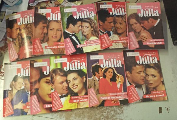 Lynne Graham, Amanda Carpenter, Helen Brooks, Day Leclaire, Több szerző: Júlia magazin 161-170. lapszámig: Ne add a bankot! - Festeni se lehet szebbet - Skót whisky - Egy szavát se hidd! - Babakaland - Felújítás alatt - A szenvedély mestere - Esküvő sohanapján? - Határidős házasság - Összezárva antikvár