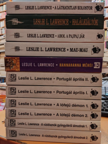 Lőrinc L. László (Leslie L. Lawrence): 11 db Leslie L. Lawrence: A láthatatlan kolostor; Halálkiáltók; Ahol a Pajpaj jár; Mau-Mau; Hannahanna méhei; Portugál április I-II.; A lófejű démon 1-2.; A vízidisznók gyöngyökről álmodnak 1-2. antikvár