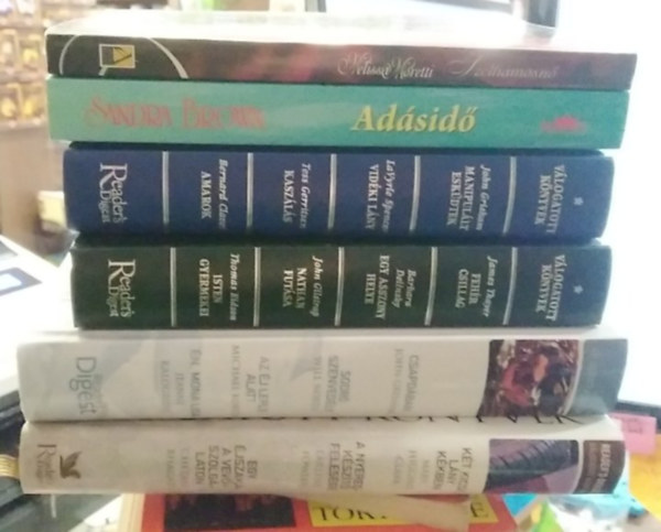 Mary Higgins Clark, Earlene Fowler, Chetan Bhagat, John Grisham, Will North, Tess Gerritsen, Barbara Delinsky, Sandra Brown, Melissa Moretti, Kendall Ryan: 6 db-os KÖNYVMENTŐ AJÁNLAT: romantikus: Adásidő+ Manipulált esküdtek /Vidéki lány /Kaszálás /Amarok+ Fehér csillag /Egy asszony helye /Nathan futása /Isten gyermekei+ Csapdában /Sodró szenvedély /Az éj leple alatt /Én, Mona Lisa+ antikvár