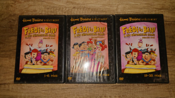 19 rész DVD-n a Frédi és Béni, a két kőkorszaki szaki című sorozatból: Frédi és Béni 1-6., 7-12., 19-25. rész antikvár