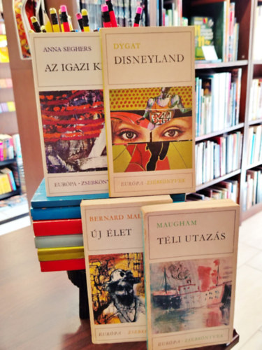 Malamud Bernard, William Somerset Maugham, Anna Seghers, Stanislaw Dygat, Ernest Hemingway, Vercors, Julio Cortazar, Francois Mauriac, Kurt Vonnegut, Carson McCullers: KÖNYVMENTŐ AJÁNLAT, 10 DB. "Európa Zsebkönyvek" Új élet, Téli utazás, Az igazi kék, Disneyland, Az öreg halász és a tenger, A tenger csendje, Nagyítás, Viperafészek, Áldja meg az Isten, Mr Rosewater, Magányos vadász a szív antikvár