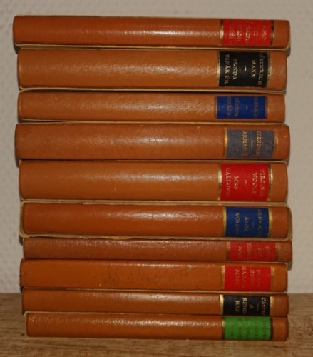 Heinrich Mann, Kurt Tucholsky, Olbracht, Stendhal, Virginia Woolf, Solohov, Flaubert, Armando Ferrer Castro, Henry James: 10 kötet a Helikon Kiskönyvtárból (bőrkötésben, számozva, papírtokban): A Gripsholmmi kastély, Átok völgye, Emberi sors, Három mese, A csavar fordul egyet, Ronda tanár úr, Mrs. Dalloway, Armance, Vándocirkusz antikvár
