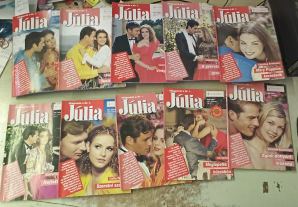 Patricia Wilson, Penny Jordan, Helen Brooks, Carole Mortimer, Több szerző: 10 Júlia magazin (251-260) lapszámig: Sziklára épült ház +Testbeszéd +Virágözön +A gyereklány gyereke +Mary Poppins kerestetik +Rejtett kincs +Szeretni szabad +Jogom van hozzád +Meglepetés a küszöbön +Égből pottyant örökség antikvár