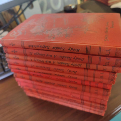 Bródy Sándor: 10db regény, Bródy Sándor Egyetemes Regénytár sorozat KÖNYVMENTŐ AJÁNLAT (13 kötetben) Királyidillek és egyéb vázlatok, Hófehérke, Egy rossz asszony természetrajza, A hercegkisasszony, Don Quixote kisasszony I-II, Erzsébet dajka, Apró regények, Szinészvér antikvár