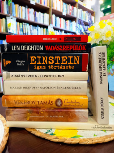 Szentesi György, Mészöly Dezső, Nemeskürty István, Vekerdy Tamás, Marian Brandys, Zimányi Vera, Jürgen Neffe, Len Deighton, Bihari,Bíró,Lengyel,Király: Történelem, művelődéstörténet könyvcsomag 9 darabos KÖNYVMENTŐ AJÁNLAT: Katonai repülőgépek és helikopterek, VIII. Henrik udvarában, Mi magyarok, Családom történeteiből, Napóleon és a lengyelek, Lepanto 1571, Albert Einstein igaz története, Vadászrepülők, antikvár