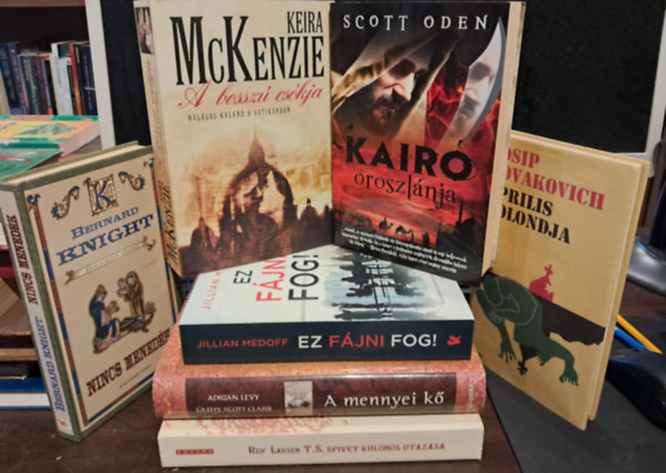 Reif Larsen, Adrian Levy-Cathy Scott-Clark, Josip Novakovich, Scott Oden, Jillian Medoff, Keira McKenzie, Bernard Knight: 7 db-os világirodalmi KÖNYVMENTŐ AJÁNLAT: T.S. Spivet különös utazása+ A mennyei kő+ Április bolondja+ Kairó oroszlánja+ Ez fájni fog!+ A bosszú csókja+ Nincs menedék antikvár