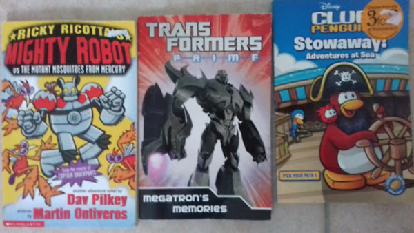 3 db Angol ifjúsági könyv: Mighty Robot , Trans Formers Prime, Club Penguin Stowaway idegen