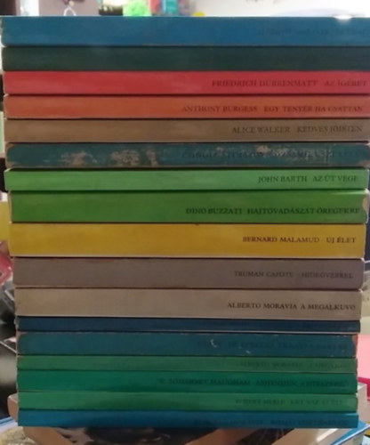 Maugham, A. Moravia, R. Merle, Buzzati, Dürrenmatt, A. Burgess, Alice Walker, Csingiz Ajtmatov, John Barth, B. Malamud, Capote T., Philip Roth, H. E. Bates: 17 db-os KÖNYVMENTŐ AJÁNLAT, világirodalom: Két nap az élet+ Római történetek+ Ashenden, a hírszerző+ A megvetés+ Jó széllel francia partra+ A szellem árnyékában+ A megalkuvó+ Hidegvérrel+ Új élet+ Hajtóvadászat öregekre+ Az út vége+ Dzsamila szerelme+ antikvár