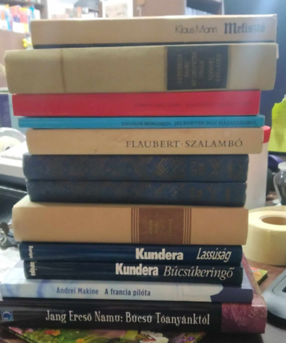 Milan Kundera, Gustave Flaubert, Ingmar Bergman, Jack London, Klaus Mann, John Galsworthy, Lev Tolsztoj, Carson McCullers: 11 db KÖNYVMENTŐ AJÁNLAT, klasszikus regények: Búcsú Tóanyánktól+ A francia pilóta+ Búcsúkeringő+ Lassúság+ Három kisregény( A vadon szava/ A beszélő kutya/ Országúton)+ Vénasszonyok nyara - A bíró előtt I-II.+ Szalambó +Jelenetek egy házasságból+ antikvár