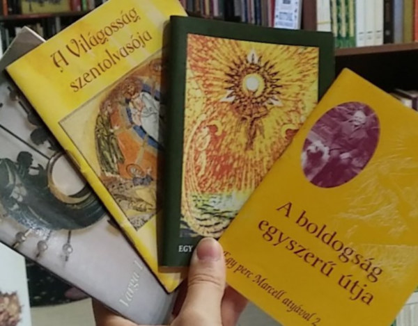 Varga László, P. Mateo, P. Kovács Albert OCD: 4 db vallásos füzetke: A szentségimádás+ A Világosság szentolvasója+ A boldogság egyszerű útja+ Egy óra a szentségi Jézussal antikvár