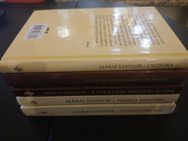 Márai Sándor: A gyertyák csonkig égnek + Mágia + Csutora + Napló 1984-1989 + Napló (1958-1967) 5db antikvár