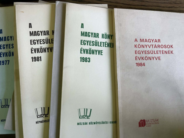 Népművelési Propaganda Iroda: A Magyar Könyvtárosok Egyesületének Évkönyve 1973 -1984 antikvár