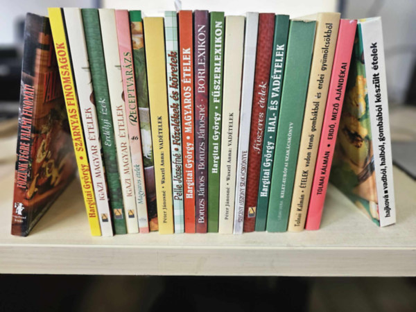 Maria Hajková, Tolnai Kálmán, Lévai Vera, Hargitai György, Péter Jánosné, Pelle Józsefné, Jámbor- Takács, Bártfai Laci bácsi: 20db-os szakácskönyv KÖNYVMENTŐ AJÁNLAT: Vadból, halból, gombából készült ételek+ Erdő, mező ajándékai+ Ételek vadon termő gombákból+ Kelet-Európai szakácskönyv+ Hal- és vadételek+ Fűszeres ételek+ Szegény asszony szakácskönyve+ Vadételek+ Fűszerlexikon+ antikvár