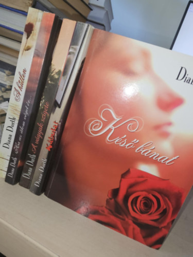 Diana Dorth: 5db Diana Dorth kötet, KÖNYVMENTŐ AJÁNLAT: A hűtlen+ Ha az álom véget ér+ A vágyak szigete+ Kábulat+ Késő bámat antikvár