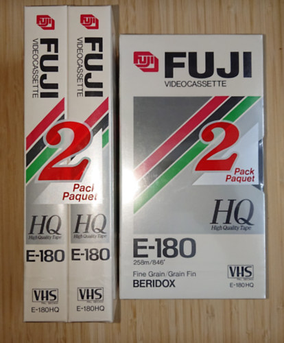 2x2 db VHS kazetta bontatlan csomagolásban: 2x2 Fuji E-180 antikvár