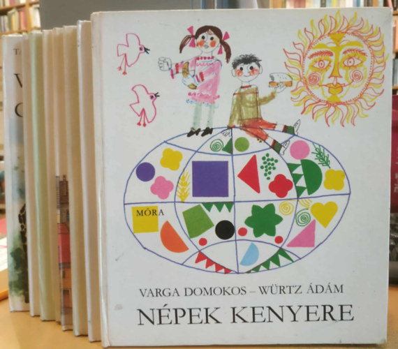 8 db Bölcs Bagoly könyvek: Kalapács koppan; Népek itala; Három torony, egy város; Könyves könyv; A csepptől az Óceánig; Hullámok hátán; Vadállatok gyerekszobája; Népek kenyere antikvár