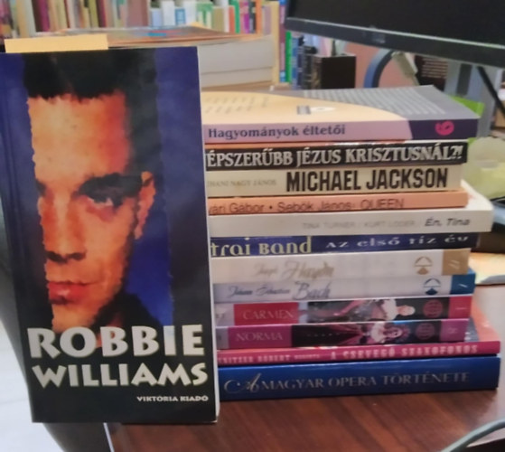 Kapuvári Gábor-Sebők János, Molnár Imre, Juhani Nagy János, Kis Sándor: 13 db-os KÖNYVMENTŐ AJÁNLAT, zenei: A magyar opera története+ Csevegő szaxofonos+ Norma (cd-vel)+ Carmen (cd-vel)+ Bach (cd-vel)+ Haydn (cd-vel)+ Tátrai band+ Én, Tina+ Queen+ Michael Jackson+ Népszerűbb Jézus Krisztusnál? +Hagyományok életetői (cd-vel)+ antikvár