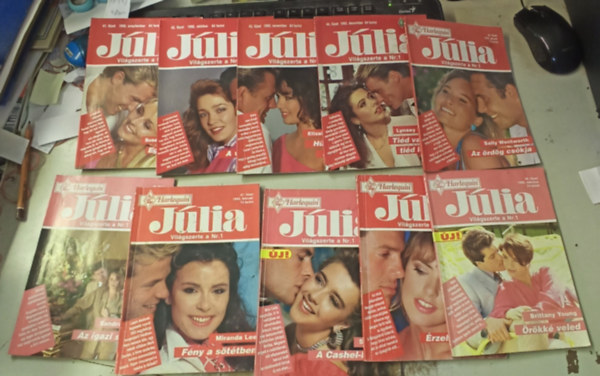 Susanne McCarthy, Emma Darcy, Elizabeth Barnes, Lynsey Stevens: 10 db Júlia magazin 41-50. füzet: Egy ujjamra kettő +A vágy színe +Hű leszel-e hozzám? +Tiéd vagyok,tiéd leszel +Az ördög csókja +Az igazi szerep +Fény a sötétben +A Cashel-ház ura +Érzelmek vihara +Örökké veled antikvár