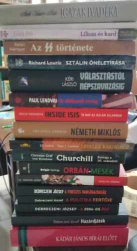 Több szerző, Földi Pál, Kéri László, Paul Lendvai, Debreczeni József, Torgyán József, könyvcsomag: 17 db politikai mű: Kádár János bírái előtt+ Hazárdjáték+ A 2006-os ősz+ A politika fertője+ A fideszes rablógazdaság+ Antalltól Orbánig+ Orbán-mesék+ Levelek Rákosihoz+ Németh Miklós+ Inside Isis-10 nap az Iszlám Államban+Az eltékozolt ország+ antikvár
