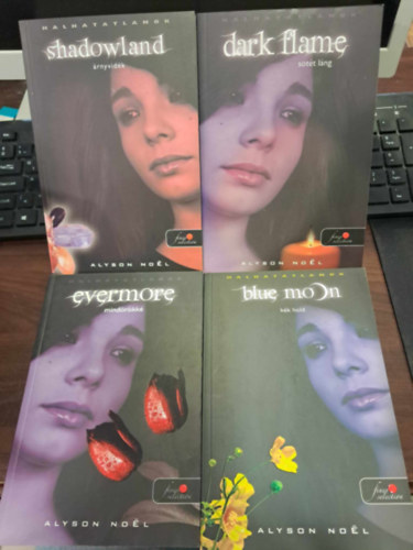 Alyson Noel: Halhatatlanok sorozat 1-4.: Dark flame-Sötét láng, Shadowland-Árnyvidék, Blue moon-Kék hold, Evermore-mindörökké antikvár