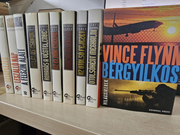David Lindsey, Patricia Lewin, Stephen Frey, Patrick Lynch, Edmund Power, James Grippando, Vince Flynn, Robert Goddard, Robert Dugoni, Világsikerek sorozat: 10db krimi, KÖNYVMENTŐ AJÁNLAT: Halálos csapda+ Rohanás a végtelenbe+ Az elnök esélye+ Omega kísérlet+ Az utolsó fejezet+ Utolsóként meghalni+ Bérgyilkos+ Leleplezés+ Leszálló nap+ A felszín alatt antikvár