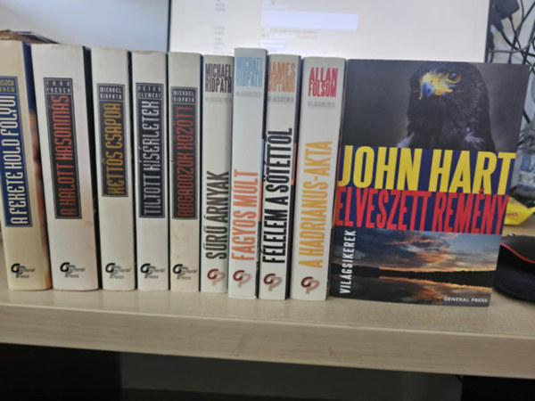 Tana French, Andrew Goliszek, Michael Ridpath, Peter Clement, James Grippando, Allan Folsom, John Hart: 10db Világsikerek, KÖNYVMENTŐ AJÁNLAT: A halott hasonmás+ A fekete hold folyói+ Kettős csapda+ Tiltott kísérletek+ Ragadozók között+ Sűrű árnyak+ Fagyos múlt+ Félelem a sötéttől+ A Hadrianus-akta+ Elveszett remény antikvár