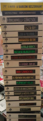 Több szerző, Greg Iles, Allan Folsom, Preston D.-Child L., John Hart, Joseph Finder, Vavyan Fable, D. J. McINTOSH, Világsikerek sorozat: 20 db krimi KÖNYVMENTŐ AJÁNLAT: Harmadik fokozat+ Csöndes játszma+ Holnapután+ Fekete kereszt+ Huszonnégy óra+ Rohanás a végtelenbe+ Végtelen bosszúvágy+ Elátkozott völgy+ Eltűntnek nyilvánítva+ Örök száműzetés+ A gyónás napja+ Kitörölhetelen emlék+ antikvár