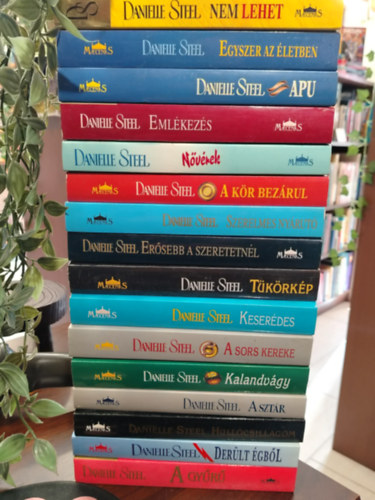 Danielle Steel: KÖNYVMENTŐ AJÁNLAT, 16 DB. Danielle Steel könyvek. Nem lehet, Egyszer az életben, Apu, Emlékezés, Nővérek, A kör bezárul, Szerelmes nyaralás, Erősebb a szeretetnél, Tükörkép, Keserédes, A sors kereke, Kalandvágy, A sztár, Hullócsillagom, Derült égből, antikvár