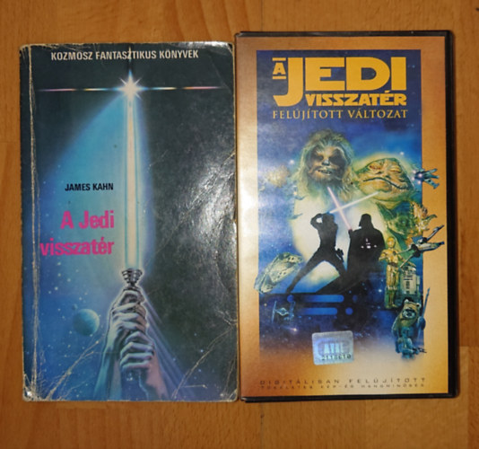 James Kahn, George Lucas: A Jedi visszatér csomag: A Jedi visszatér (könyv) +  A Jedi visszatér VHS (Felújított változat) antikvár