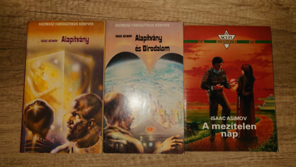 Isaac Asimov: 3 kultikus sci-fi Isaac Asimovtól: Alapítvány, alapítvány, A mezítelen nap antikvár