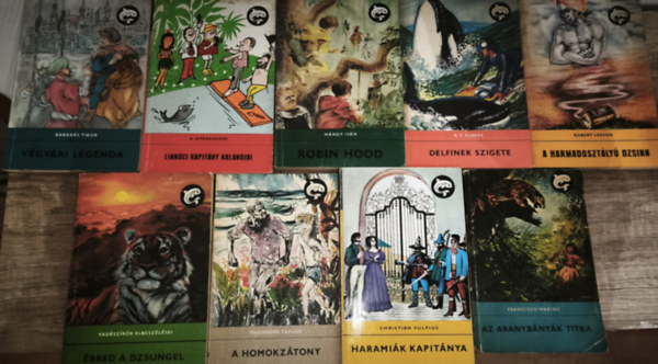 Barabás Tibor, A. Nyekraszov, Mándy Iván, A. C. Clarke, Robert Leeson, Theodore Taylor, Christian Vulpius, Francisco Marins: 9db mű a Delfin könyvek sorozatból - Végvári legenda, Linkóci kapitány kalandjai, Robin Hood, Delfinek szigete, A harmadosztályú dzsinn, Ébred a dzsungel, A homokzátony, Haramiák kapitánya, Az aranybányák titka antikvár