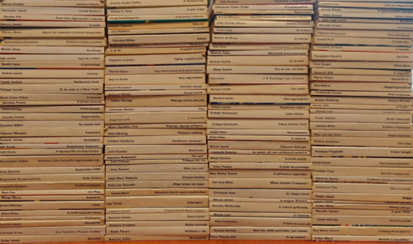 Bereczky László, Bárdos Pál, Bárczy János, Konsztantyin Szimonov, Ágh István, Baráth Lajos, András László, Tabák András, Philippe Curval, René-Victor Pilhes, Ferenc Karinthy, Dalos György, Csurka István, Csontos Gábor, CSák GYula, Csernus Mariann, Császár István, Christopher Diable, José Donoso, Nagyezsda Kozsevnyikova, Leonardo Sciascia, Nam Cao, Marga Minco, André Malraux, Bólya Péter, Gyurkó László, Gyertyán Ervin, Köntös-Szabó Zoltán, Kőváry E. Péter, Jorge Ibargüengoitia, Antonio Tabucci, Jos Vandeloo, Thornton Wilder, Nyikolaj Jevdokimov, C. H. M., Vlagyimir Licsutyin, Thurzó Gábor, Alex La Guma, Eduard Ruszakov, Várkonyi Mihály, James Aldridge, Christoph Meckel, Siegfried Lenz, A. Mitta- J. Dunszkij- V.Frid, Peter Hartling, Joaquín Gutiérrez, John Fowles, Valentyin Raszputyin, Jurij Trifonov, Vera Panova, Jean-Marc Roberts, Ödön von Horváth, Vaszilij Belov, Lipp Tamás, Lengyel József, Sumonyi Zoltán, Hallama Erzsébet, Hajdu Ferenc, Bisztray Ádám, Paul Kersten, Julio Cortázar, Aleksander Scibor-Rylski, Anar, Gabriel García Márquez, Joao Ubaldo Ribeiro, Kazys Saja, Günter de Bruyn, Beke Kata, Berkesi András, Mezei András, Nemere István, Örkény István, Ördögh Szilveszter, Dobai Péter, Muriel Spark, Mihail Solohov, Pulatov Timur, Max Walter Schulz, Karl Otto Mühl, Christoph Hein, Salvador Maldonado, Mándy Iván, Alejo Carpentier, Osvaldo Soriano, Ellig,Thomas,Alice, Móricz Lili, Sarkadi Imre, Sarusi Mihály, Rubin Szilárd, Ráth-Vég István, Benedek András, Joe Roth, V. Kaverin, Uwe Saeger, Heinrich Böll, Martin Walser, Saul Bellow, Ferdinando Camon, Natalia Ginzburg, Fodor Sándor, Verena Wyss, Max Von Der Grün, Nadine Gordimer, Penelope Fitzgerald, Gisela Elsner, Giuseppe Fava, Rákosy Gergely, Hankiss Ágnes, Gyurkovics Tibor, Feleki László, Fábián László, Ember Mária, Marcello Venturi, W.M. Diggelmann, Nadine Gordimer, Michael Scharang, Inés Cagnati, Tardi Gábor, Onagy Zoltán, Páskándi Géza, Méhes György, Fenákel Judit, Dékány Kálmán, Ian McEwan, Jürg Federspiel, jerzy S. Sito, VÉszi Endre, Zám Tibor, Munkácsi Miklós, Galabárdi Zoltán, Bor Ambrus, Szász Imre, Somlyó György, Szemes Zsuzsa, Jukka Pakkanen, Alfred Döblin, Richard Brautigan, Pasquale Festa Campanile, Makszud Ibragimbekov, Kis Ervin, Mátyás B. Ferenc, Szakonyi Károly, Richard Wagner, Odze György, Uwe Timm, György Konrád, Barota Mihály, Ingeborg Drewitz, Volker Braun: 184 db Rakéta Regény antikvár