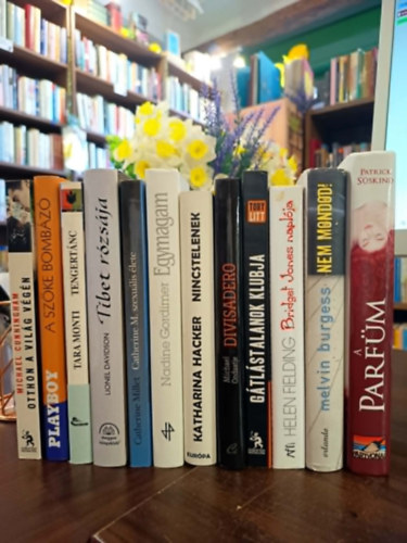 Patrick Süskind, Melvin Burgess, Helen Fielding, Toby Litt, Michael Ondaatje, Katharina Hacker, Nadine Gordimer, Catherine Millet, Lionel Davidson, Tara Monti, Jack Kerouac Jorge Luis Borges Norman Mailer Isaac Bashevis Singer Shirley Jackson James Thurber Philip Roth, Michael Cunningham: Kortárs világirodalmi könyvcsomag 12 darabos KÖNYVMENTŐ AJÁNLAT: A parfüm, Nem mondod!, Bridget Jones naplója, Gátlástalanok klubja, Divisadero, Nincstelenek, Egymagam, Catherine M. szexuális élete, Tibet rózsája, Tengertánc, A szőke bombázó, Otthon a vil antikvár