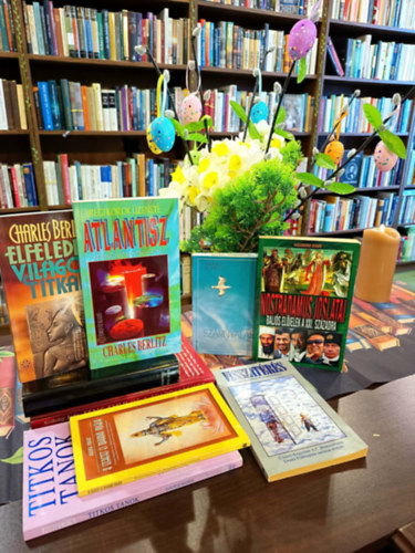 Szilvásy Judit, Krudy Gyula, Krúdy Gyula, Charles Berlitz, Hans-Peter Waldrich, A.C. Bhaktivedanta Swami Prabh, Anthony De Mello, The Bhaktivedanta Book Trust, Christian Rosenkrautz: Ezotéria könyvcsomag 9 darabos KÖNYVMENTŐ AJÁNLAT: Feng Shui út a boldogsághoz, Álmoskönyv, Elfeledett világok titkai, Atlantisz - Az elsüllyedt kontinens titka, Ezoterika - Keleti és nyugati tradíciók, A szeretet és odaadás yogája, Szárnyalás, antikvár