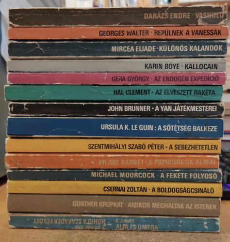 Gera György, Mircea Eliade, Karin Boye, Szentmihályi Szabó Péter, Hal Clement, Csernai Zoltán, Michael Moorcock, Zsuravljova, Ursula K. Le Guin, Georges Walter, Pierre Barbet, Günther Krupkat, Darázs Endre, John Brunner, Z. Jurjev: 14 db Sci-Fi: Alfa és Omega/Hóhíd a szakadék felett; Amikor meghaltak az Istenek; A boldogságcsináló; A fekete folyosó; A psziborgok álmai; A sebezhetetlen; A sötétség balkeze; A Yan játékmesterei; Az elveszett rakéta; Az endogén expedíció antikvár