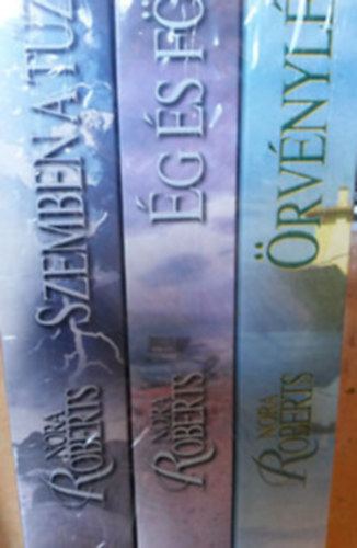 J. D. Robb (Nora Roberts): Örvénylés-Ég és föld-Szemben a túzzel trilógia antikvár